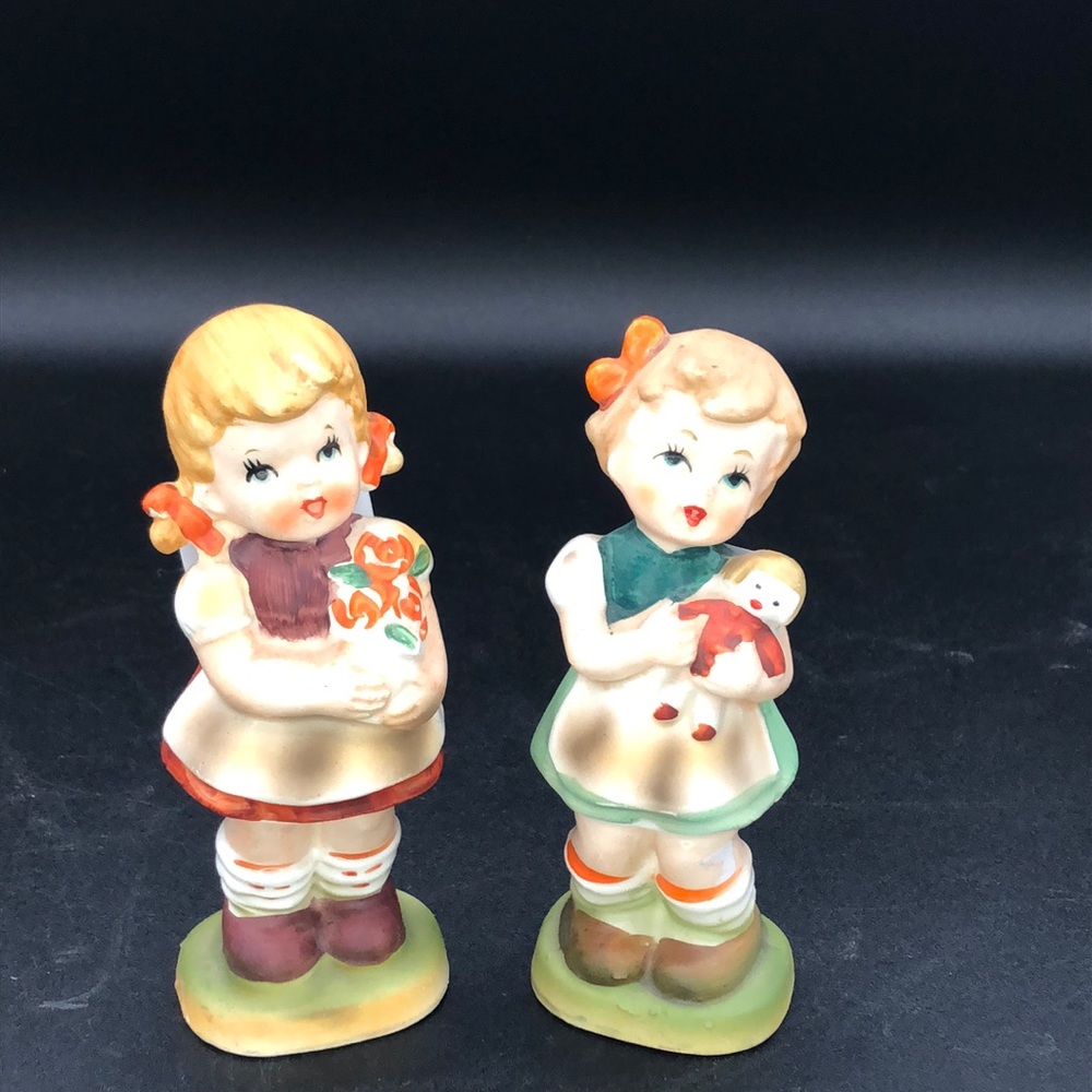 Vintage Napcoware NAPCO Hummel Style Ceramic Girl  Figurines C7118.